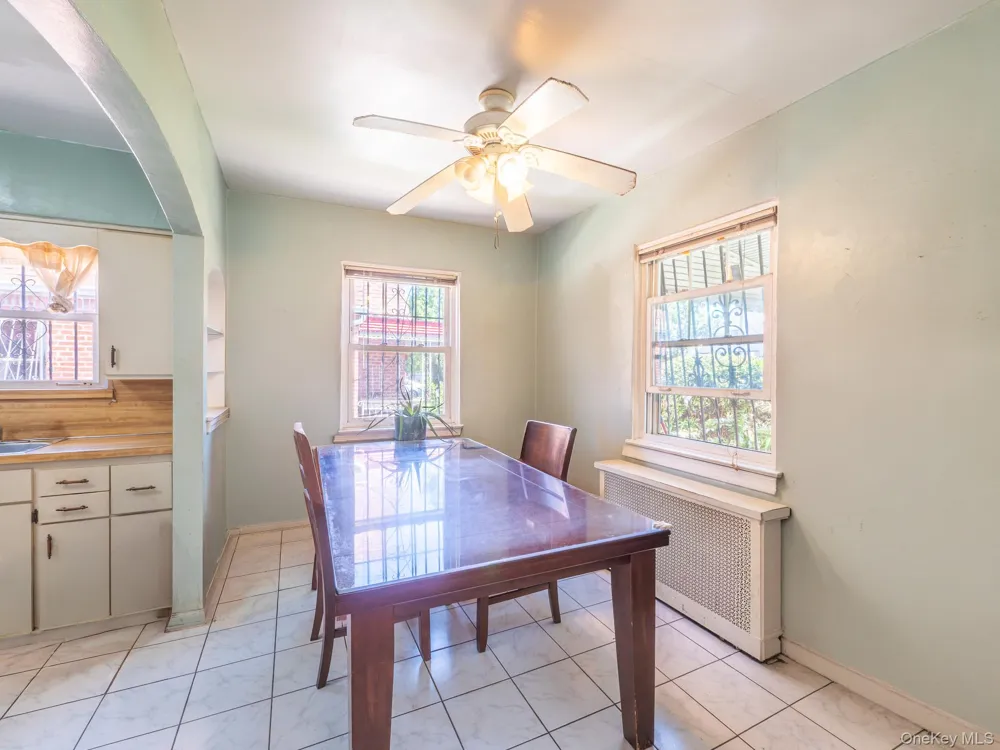7618 172nd Street Fresh Meadows, NY 11366