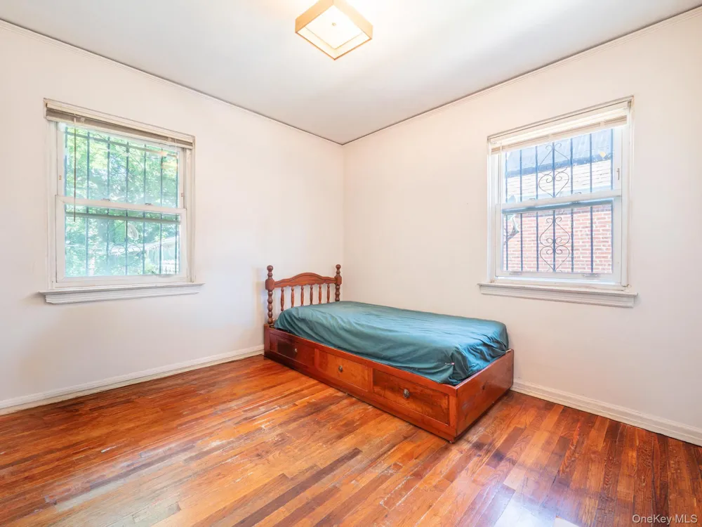 7618 172nd Street Fresh Meadows, NY 11366