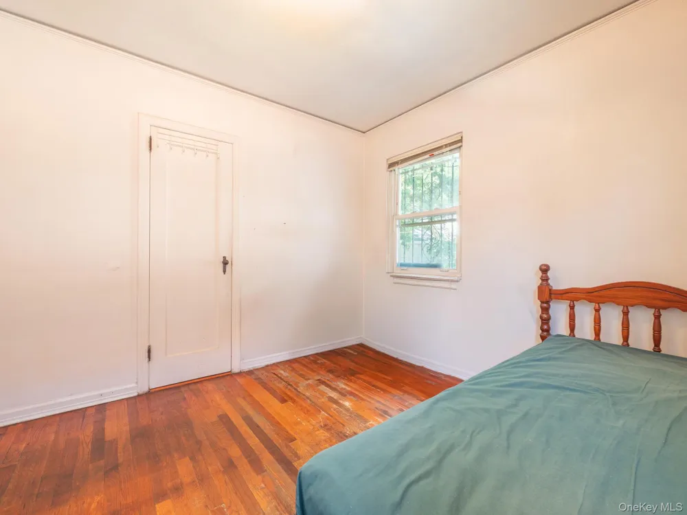 7618 172nd Street Fresh Meadows, NY 11366