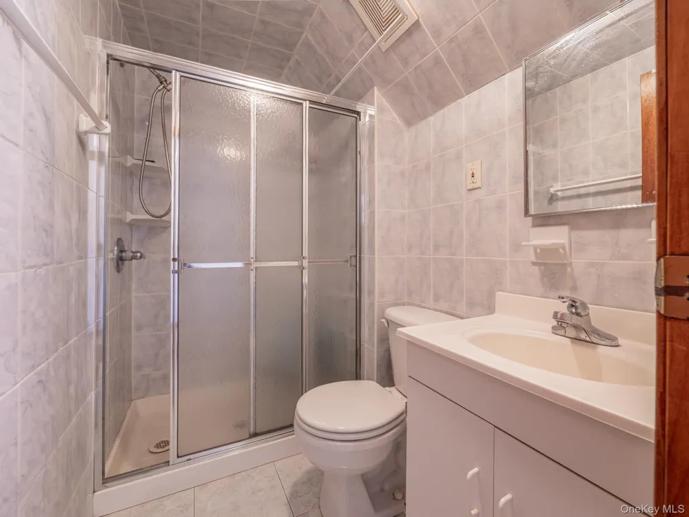 7618 172nd Street Fresh Meadows, NY 11366