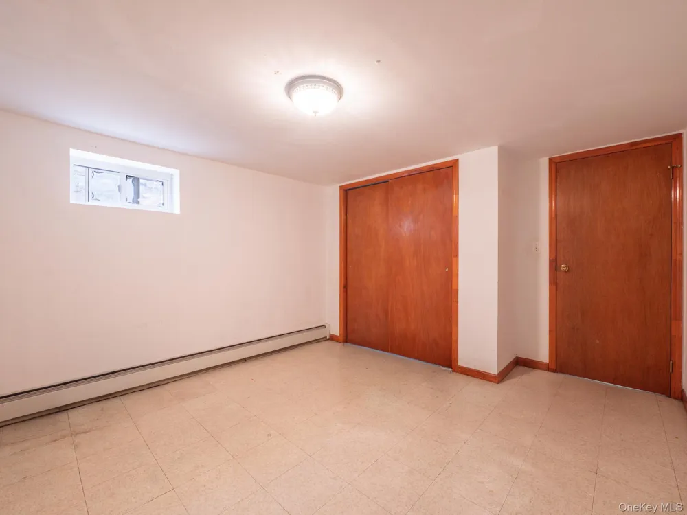 7618 172nd Street Fresh Meadows, NY 11366