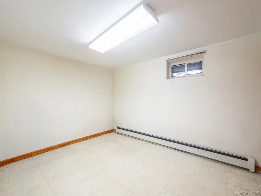 7618 172nd Street Fresh Meadows, NY 11366
