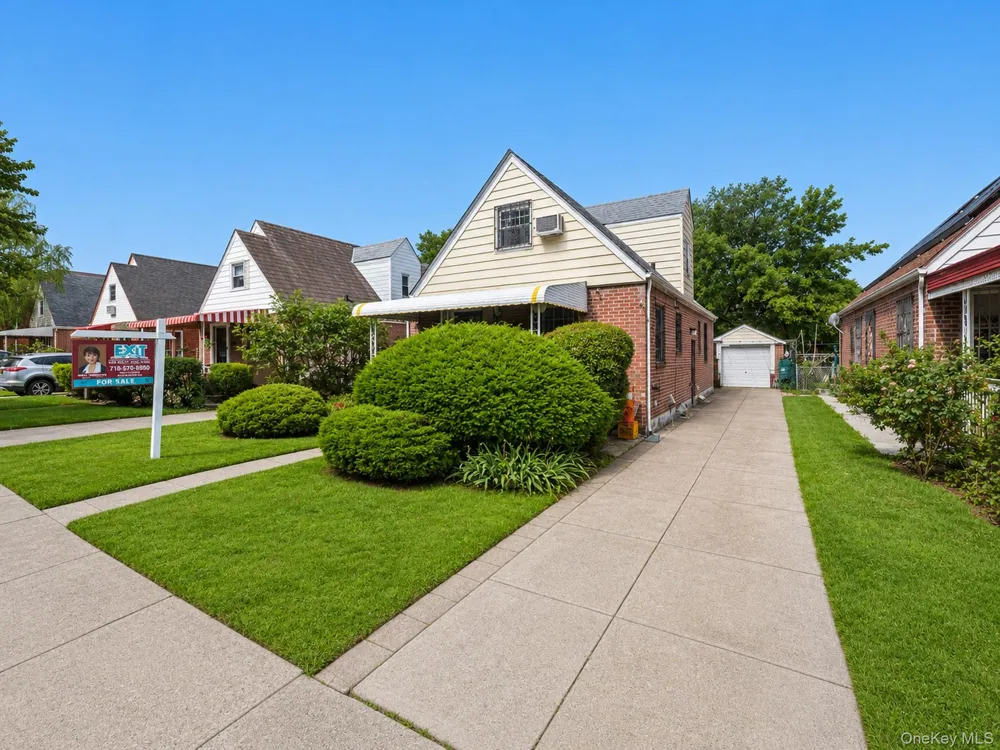 7618 172nd Street Fresh Meadows, NY 11366