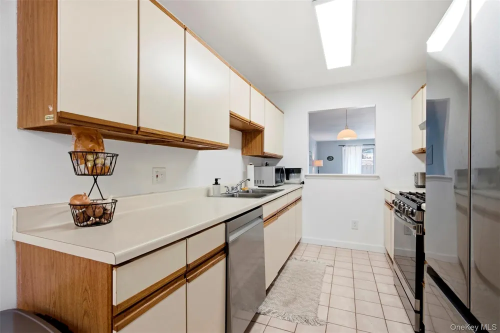 57 Magnolia Lane Warwick, NY 10990