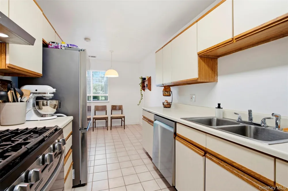 57 Magnolia Lane Warwick, NY 10990