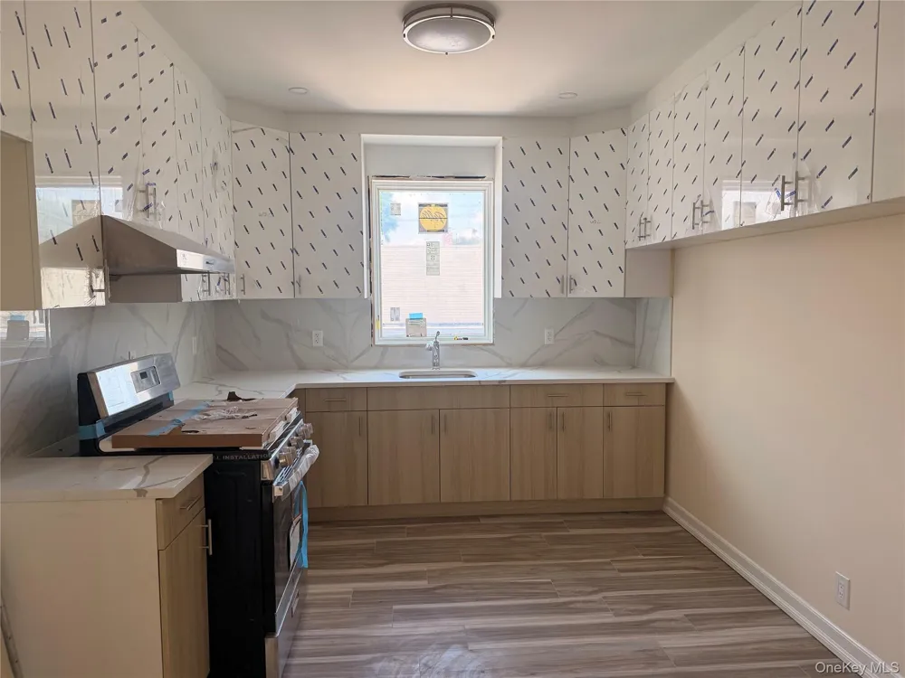164-16 75th Road #1st Floor Fresh Meadows, NY 11366