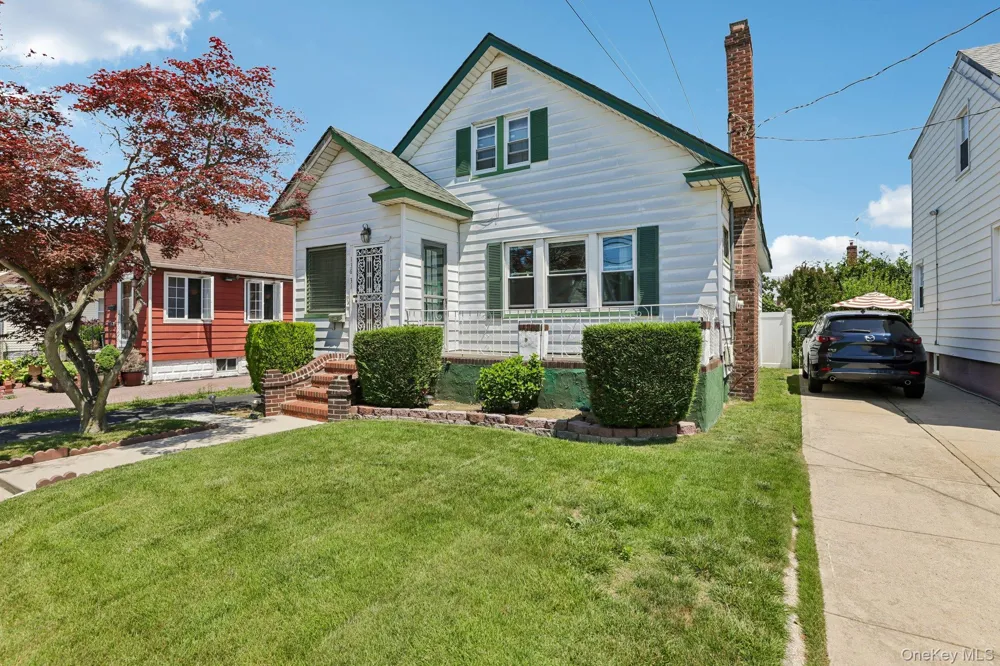 136-31 243rd Street Rosedale, NY 11422