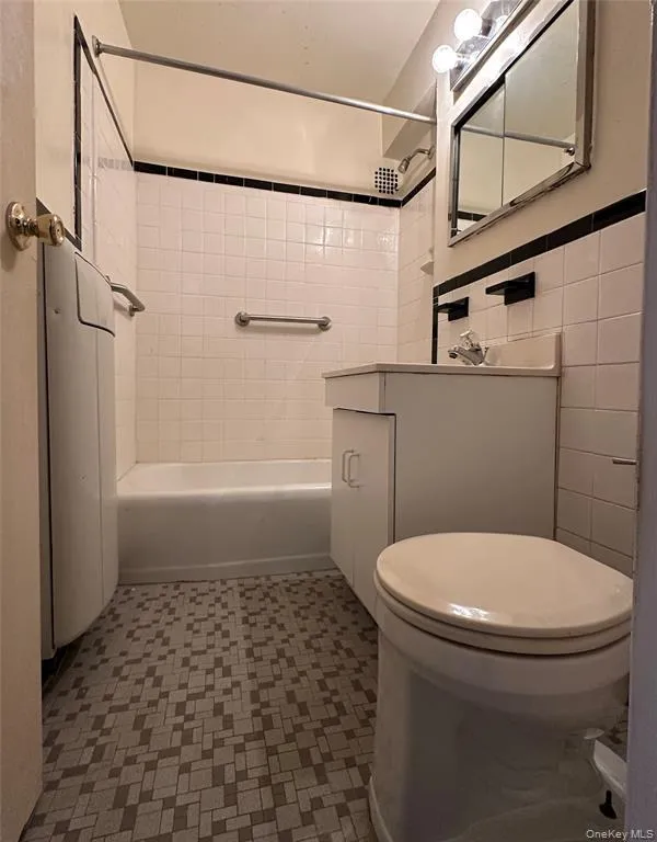 123-40 83rd Avenue #2C Kew Gardens, NY 11415