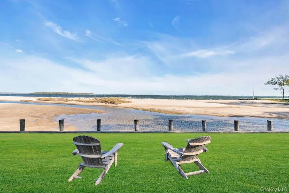 10450 New Suffolk Avenue Cutchogue, NY 11935