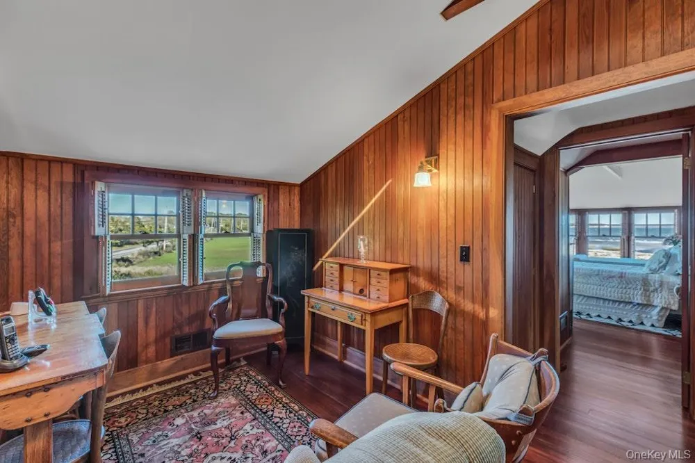 10450 New Suffolk Avenue Cutchogue, NY 11935