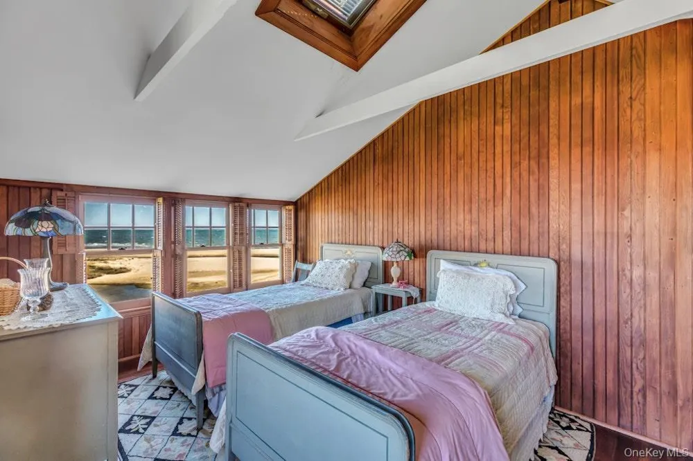 10450 New Suffolk Avenue Cutchogue, NY 11935