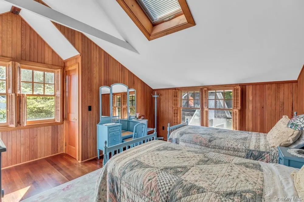 10450 New Suffolk Avenue Cutchogue, NY 11935