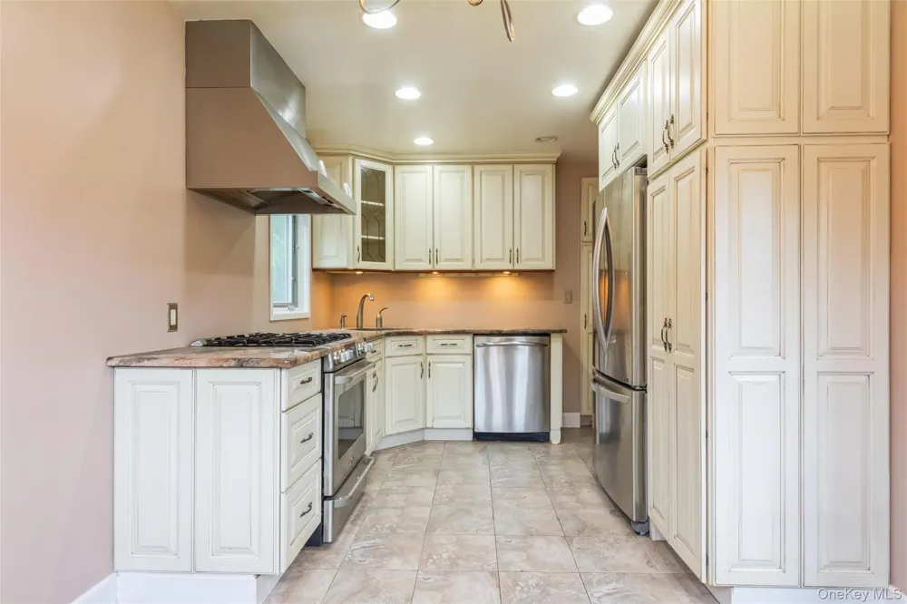 5 Cambridge Street Malverne, NY 11565