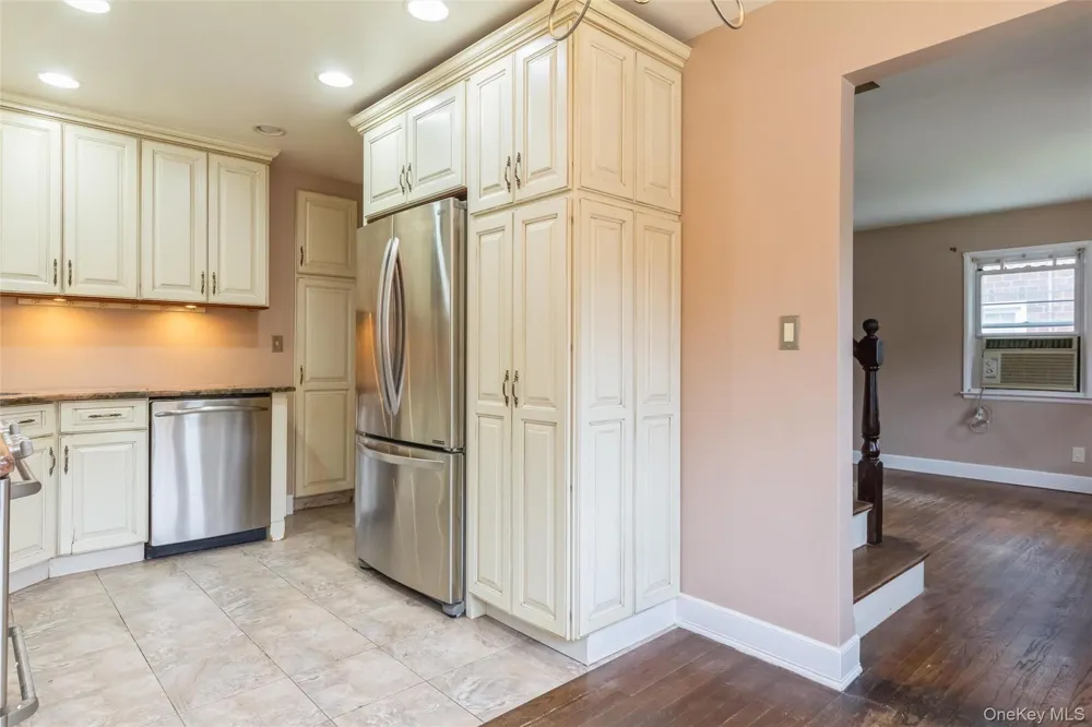 5 Cambridge Street Malverne, NY 11565