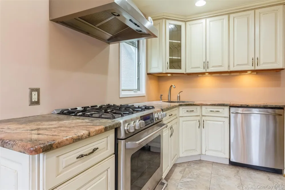 5 Cambridge Street Malverne, NY 11565