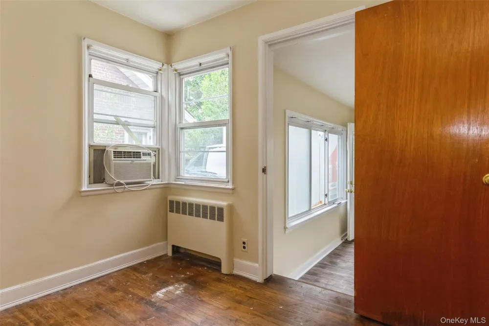 5 Cambridge Street Malverne, NY 11565