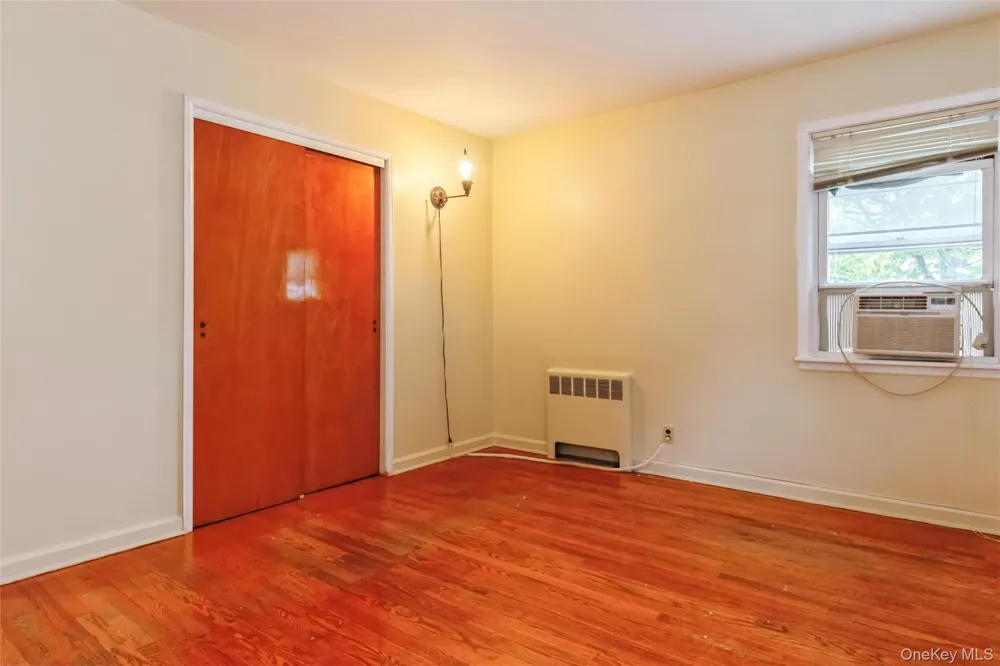 5 Cambridge Street Malverne, NY 11565