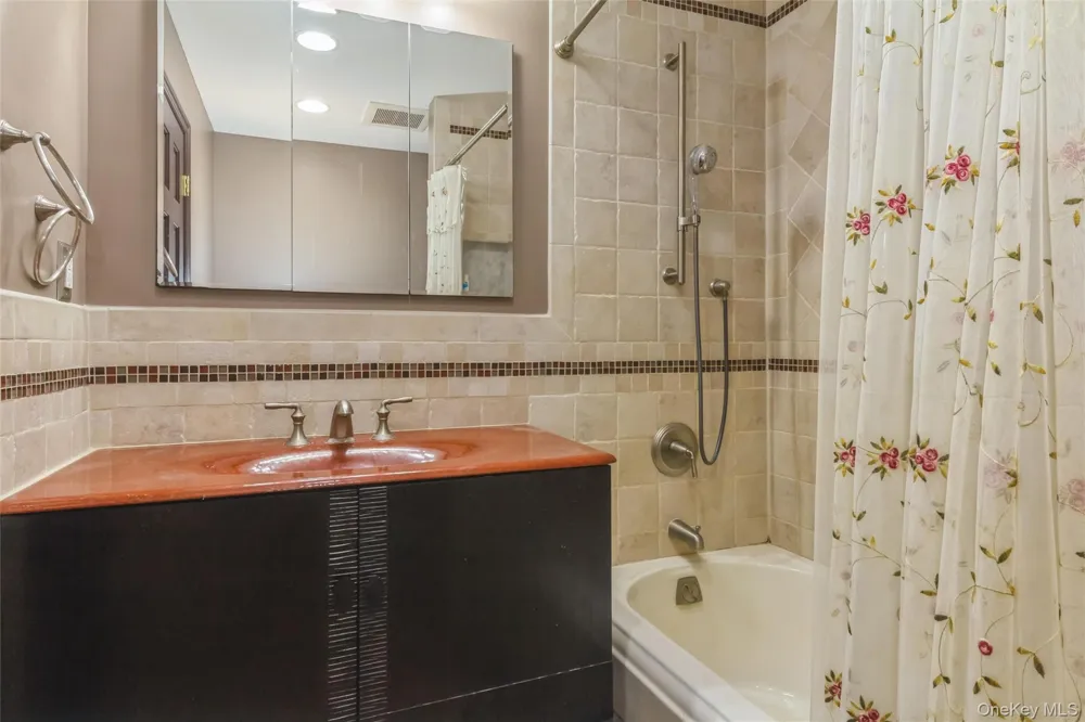 5 Cambridge Street Malverne, NY 11565