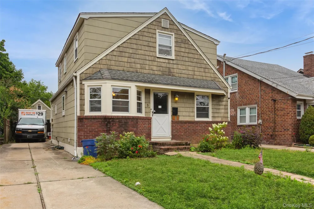 5 Cambridge Street Malverne, NY 11565