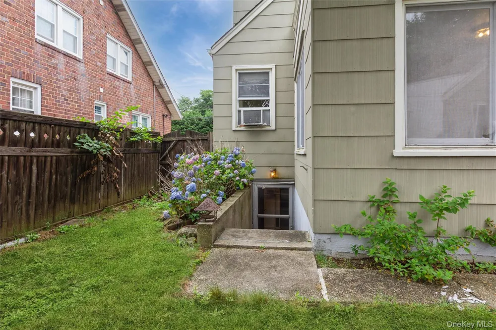 5 Cambridge Street Malverne, NY 11565