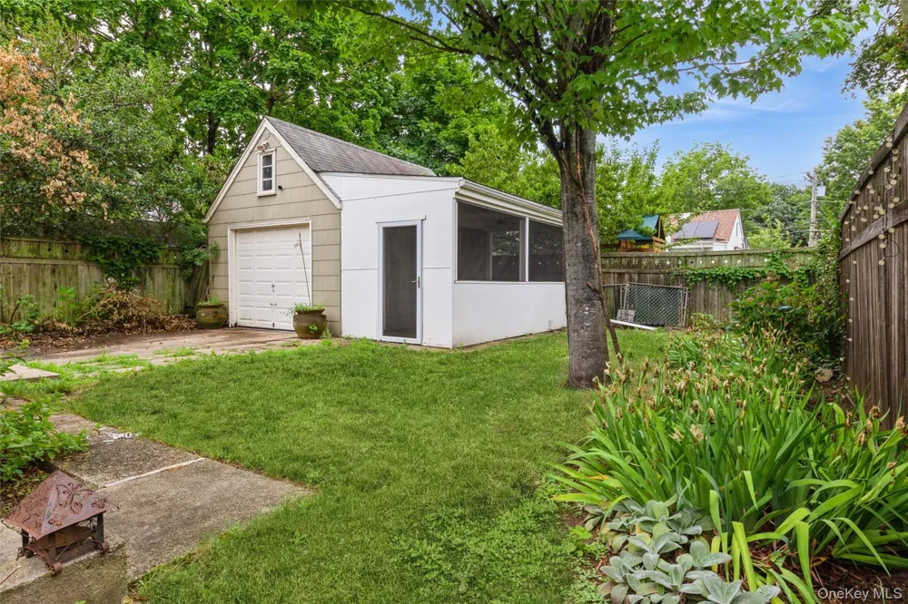 5 Cambridge Street Malverne, NY 11565