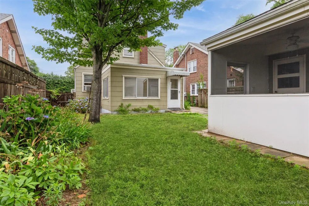 5 Cambridge Street Malverne, NY 11565