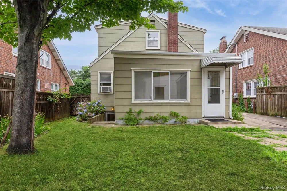 5 Cambridge Street Malverne, NY 11565