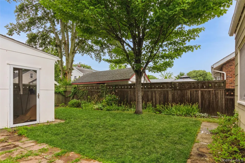 5 Cambridge Street Malverne, NY 11565