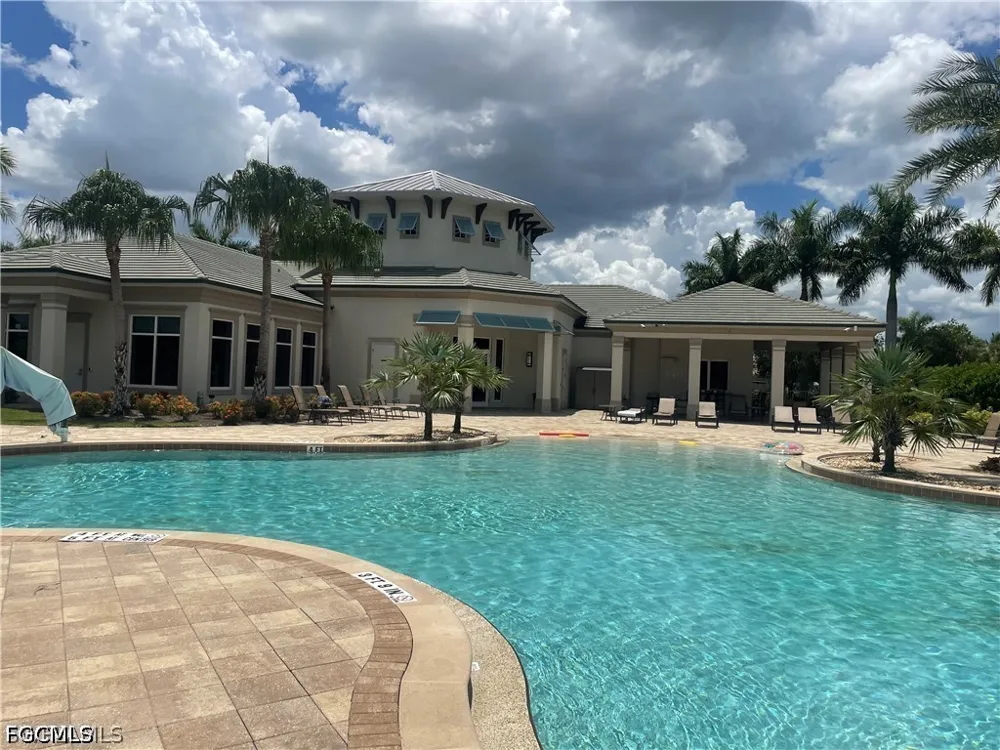King Williams Street Fort Myers, FL 33916