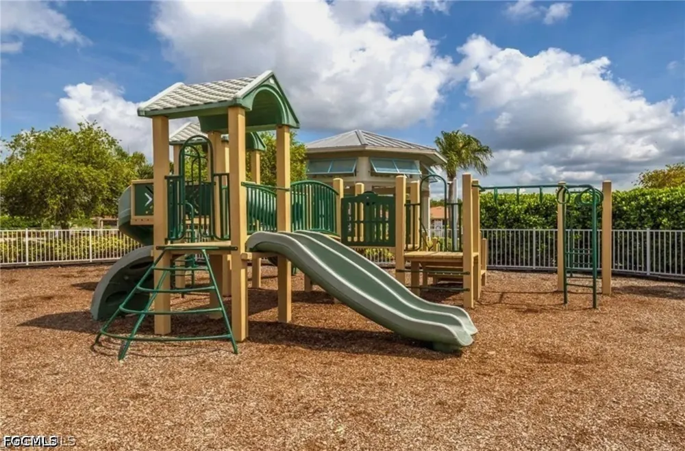 King Williams Street Fort Myers, FL 33916