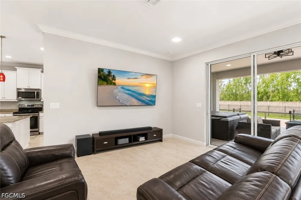 King Williams Street Fort Myers, FL 33916