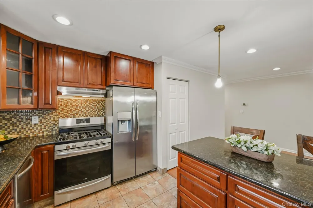 72 Omni Parc Drive Nanuet, NY 10954