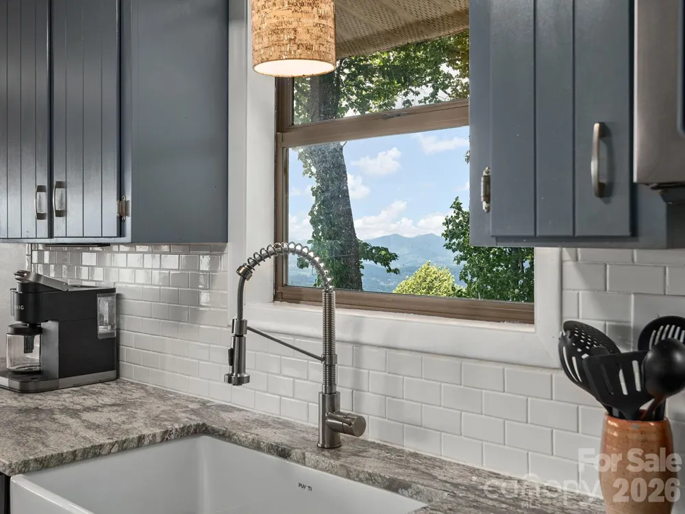153 Windalier Lane Waynesville, NC 28786