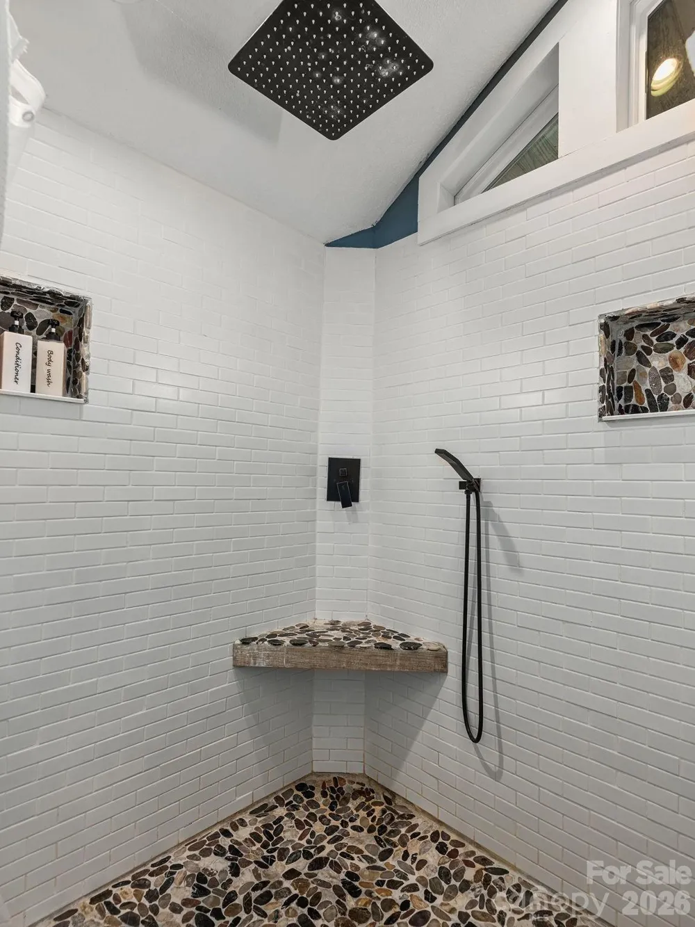153 Windalier Lane Waynesville, NC 28786