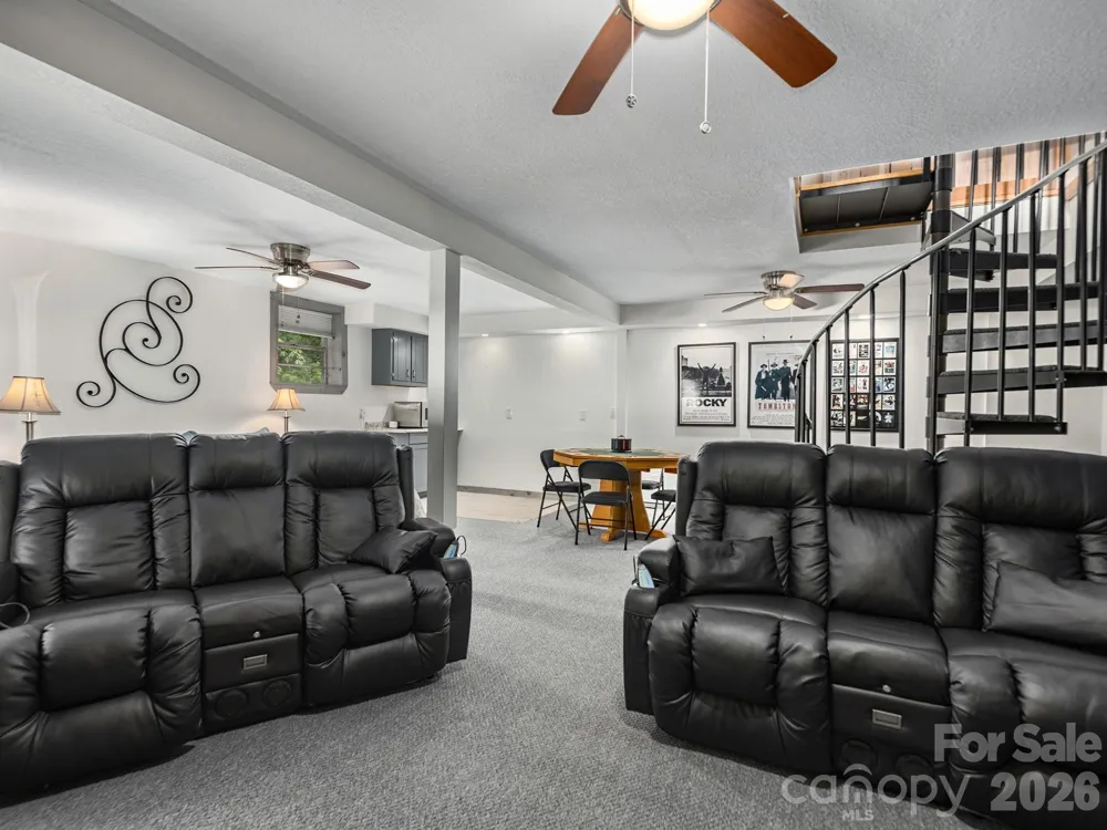 153 Windalier Lane Waynesville, NC 28786