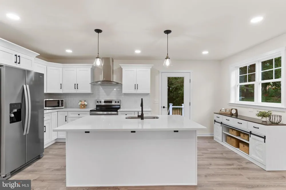 607 WALNUT AVENUE Harrisburg, PA 17112