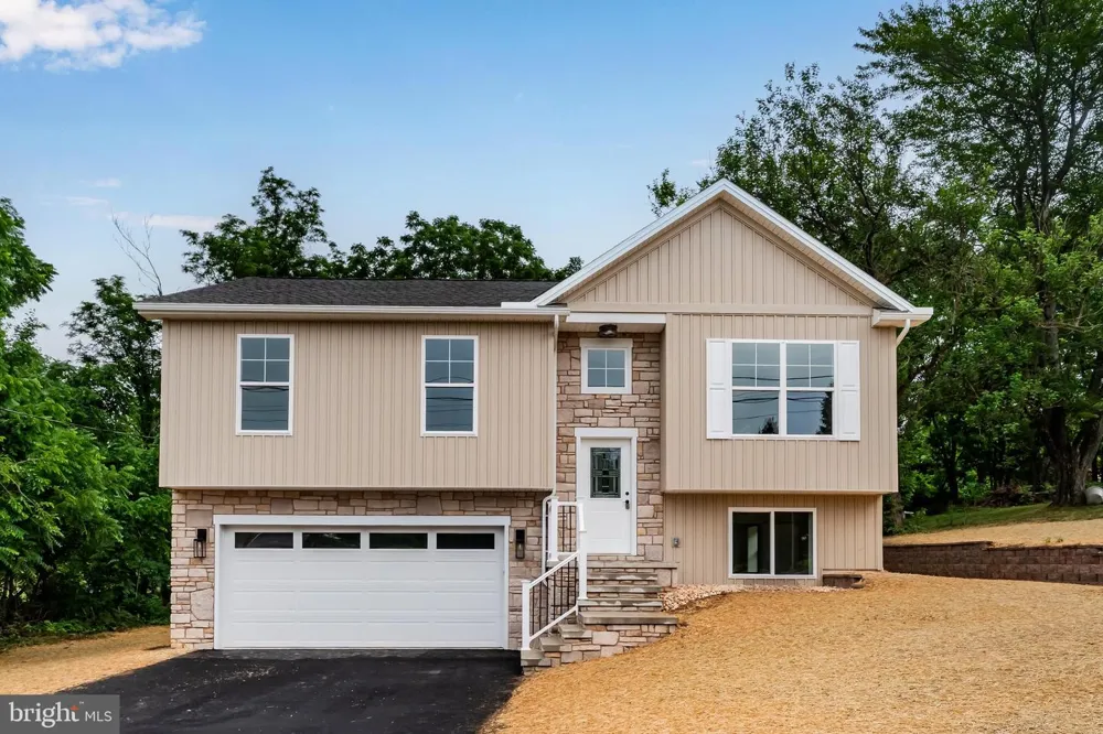 607 WALNUT AVENUE Harrisburg, PA 17112