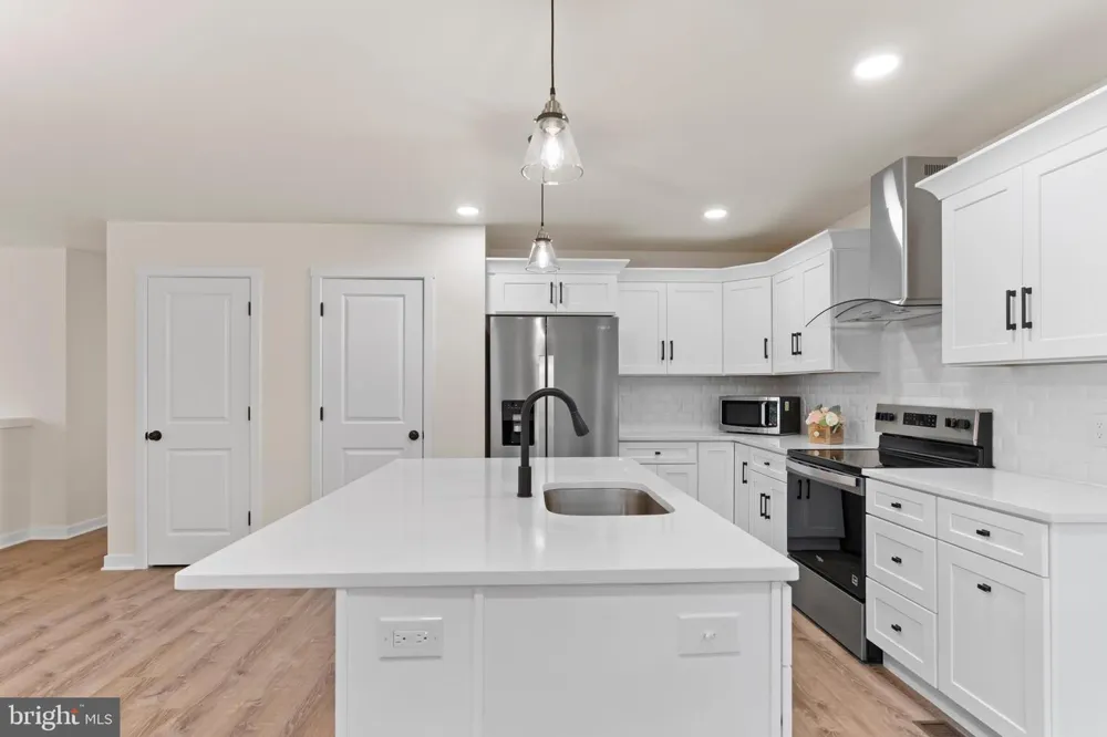 607 WALNUT AVENUE Harrisburg, PA 17112