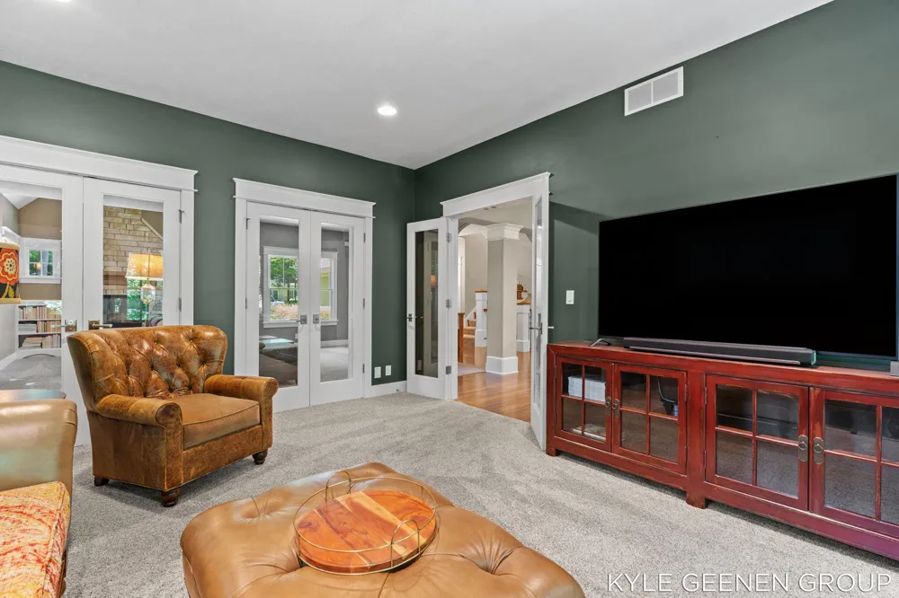 593 Old Macatawa Court Holland, MI 49423