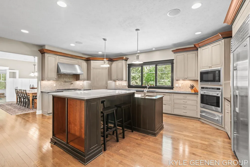 593 Old Macatawa Court Holland, MI 49423