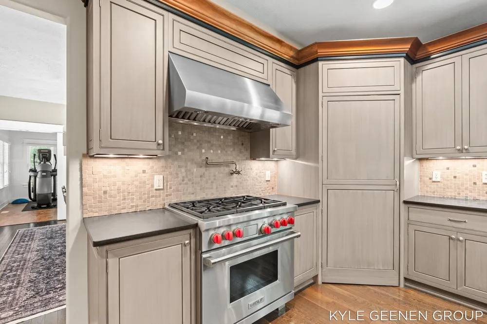 593 Old Macatawa Court Holland, MI 49423