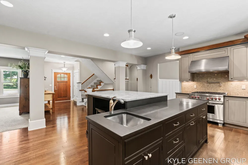 593 Old Macatawa Court Holland, MI 49423