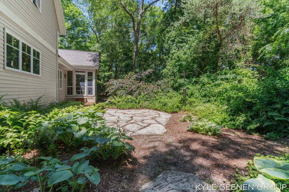593 Old Macatawa Court Holland, MI 49423