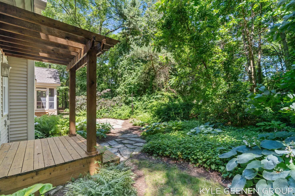 593 Old Macatawa Court Holland, MI 49423