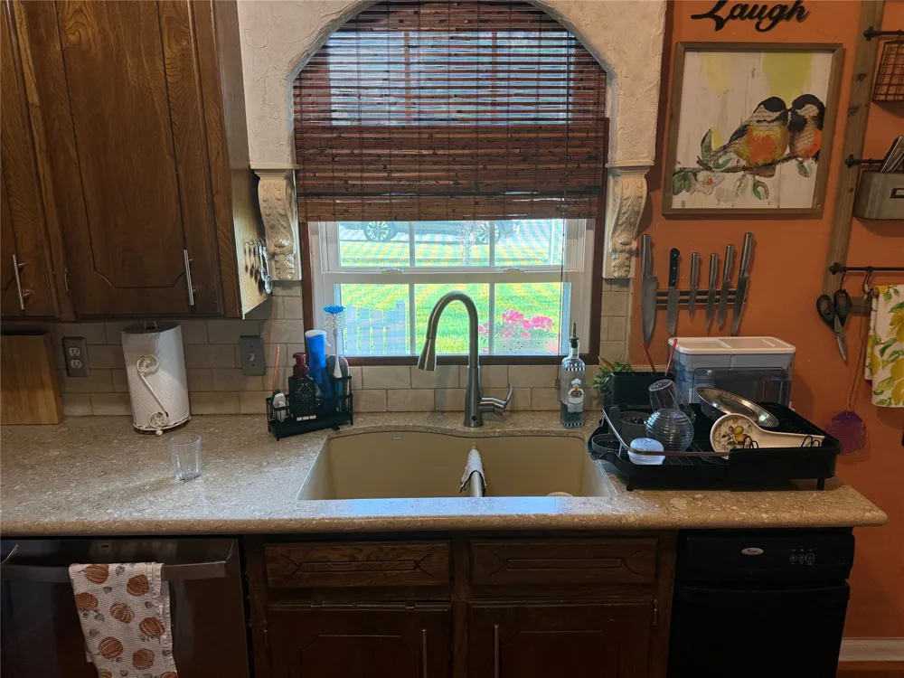 700 W Wrights Avenue Comanche, TX 76442