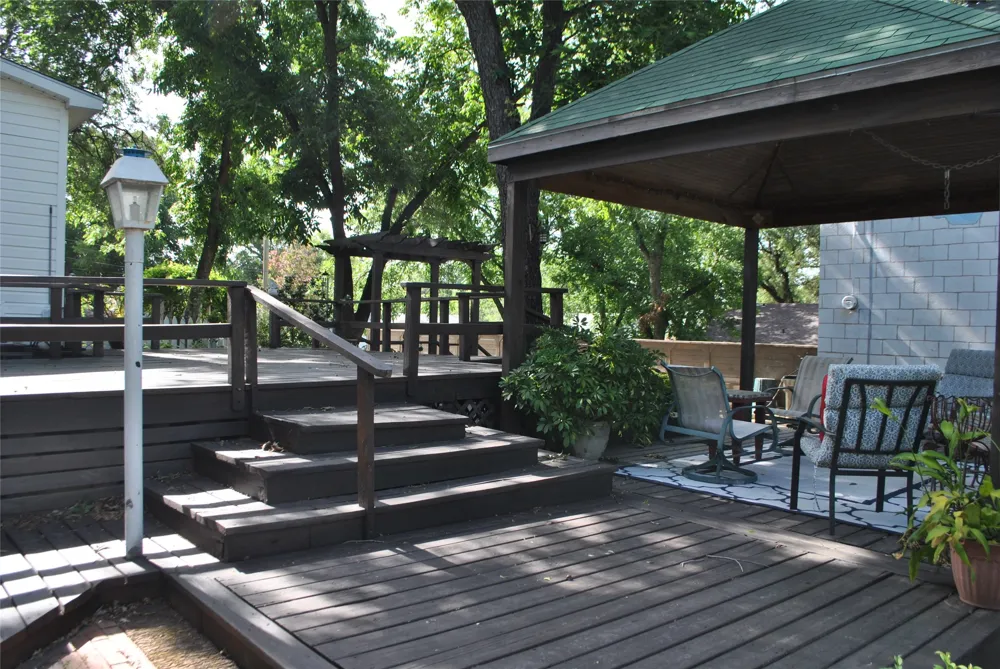 700 W Wrights Avenue Comanche, TX 76442