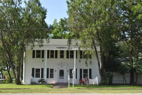 700 W Wrights Avenue