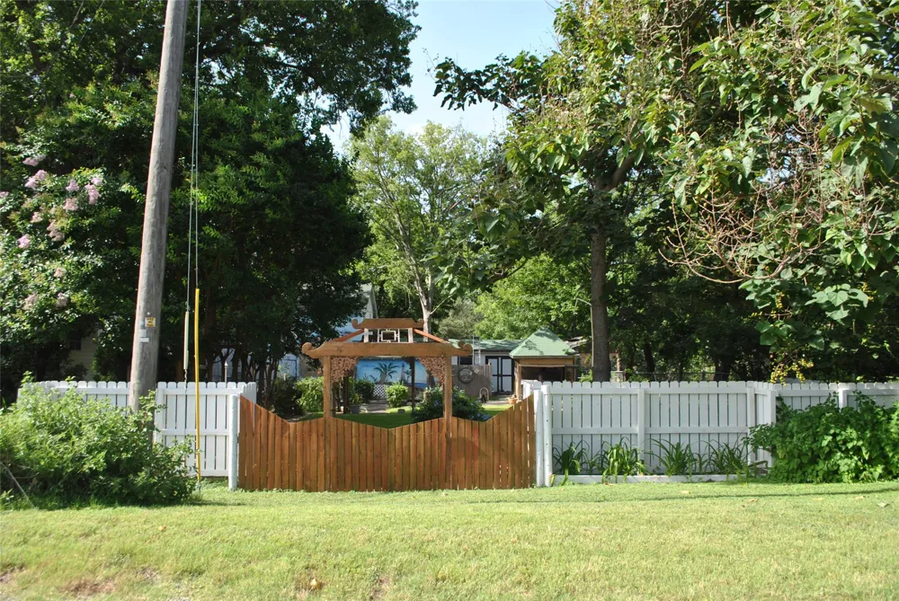 700 W Wrights Avenue Comanche, TX 76442