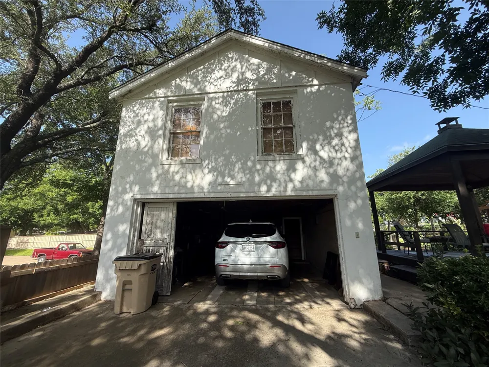 700 W Wrights Avenue Comanche, TX 76442