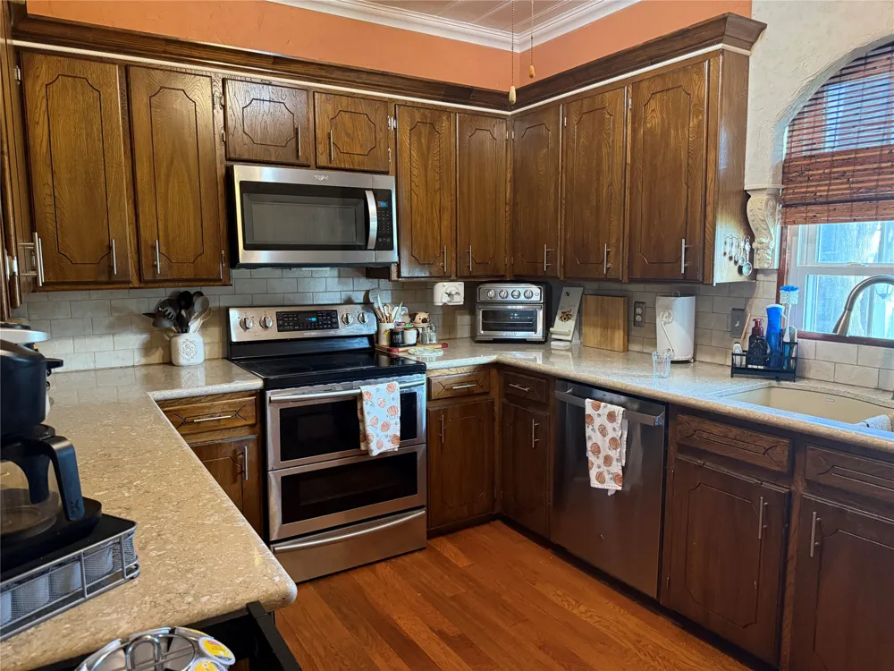 700 W Wrights Avenue Comanche, TX 76442